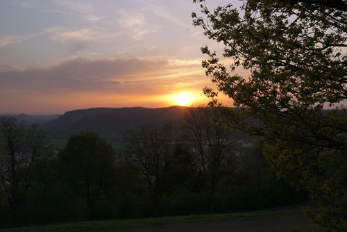Nr. 5: Ein (farben-)froher Sonnenuntergang auf dem Galgenberg (16. April 2020)